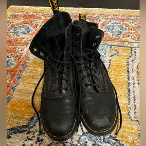Doc martens women 10/men 8.5
